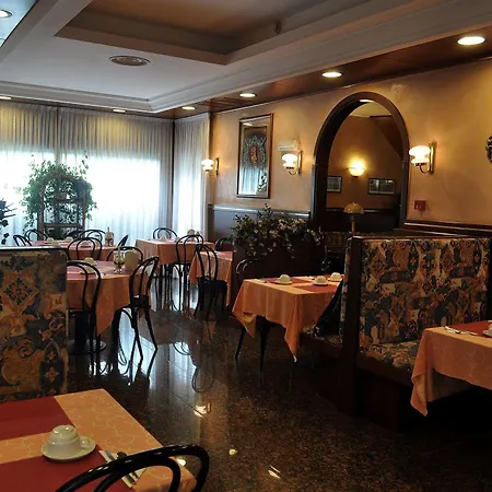 ホテル Roma 3*